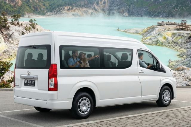 Car Rental in Java with Professional Driver