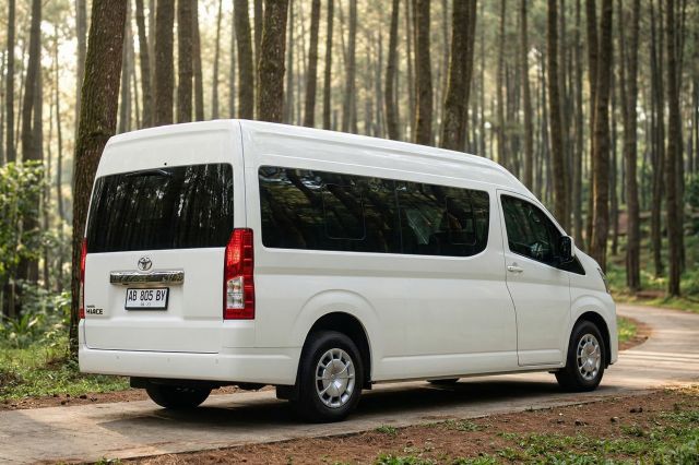 Car Rental in Yogyakarta with a Private Driver